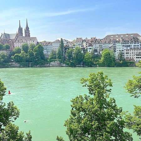 Riverside Basel Bagian luar foto