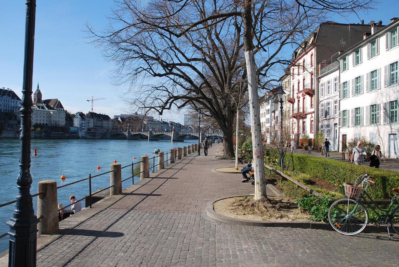 Riverside Basel Bagian luar foto
