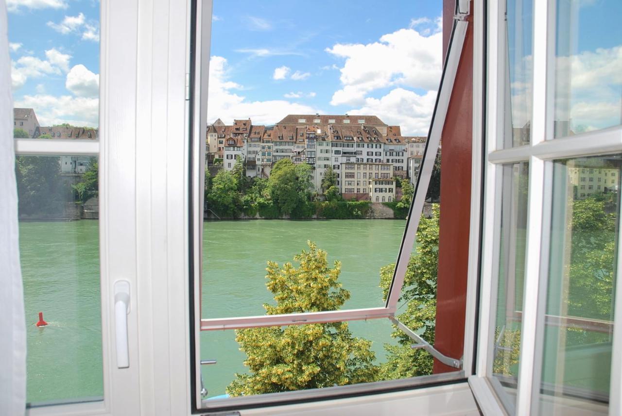 Riverside Basel Bagian luar foto