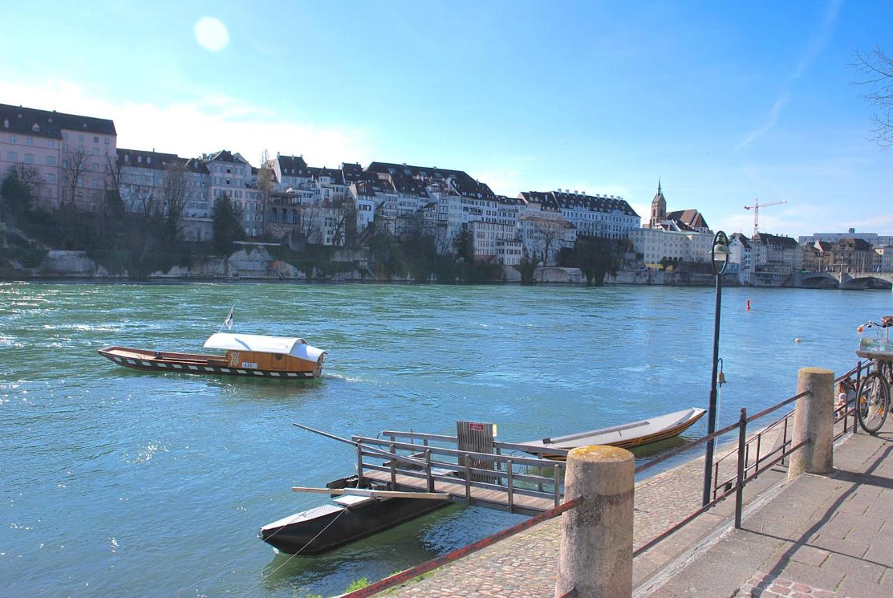 Riverside Basel Bagian luar foto