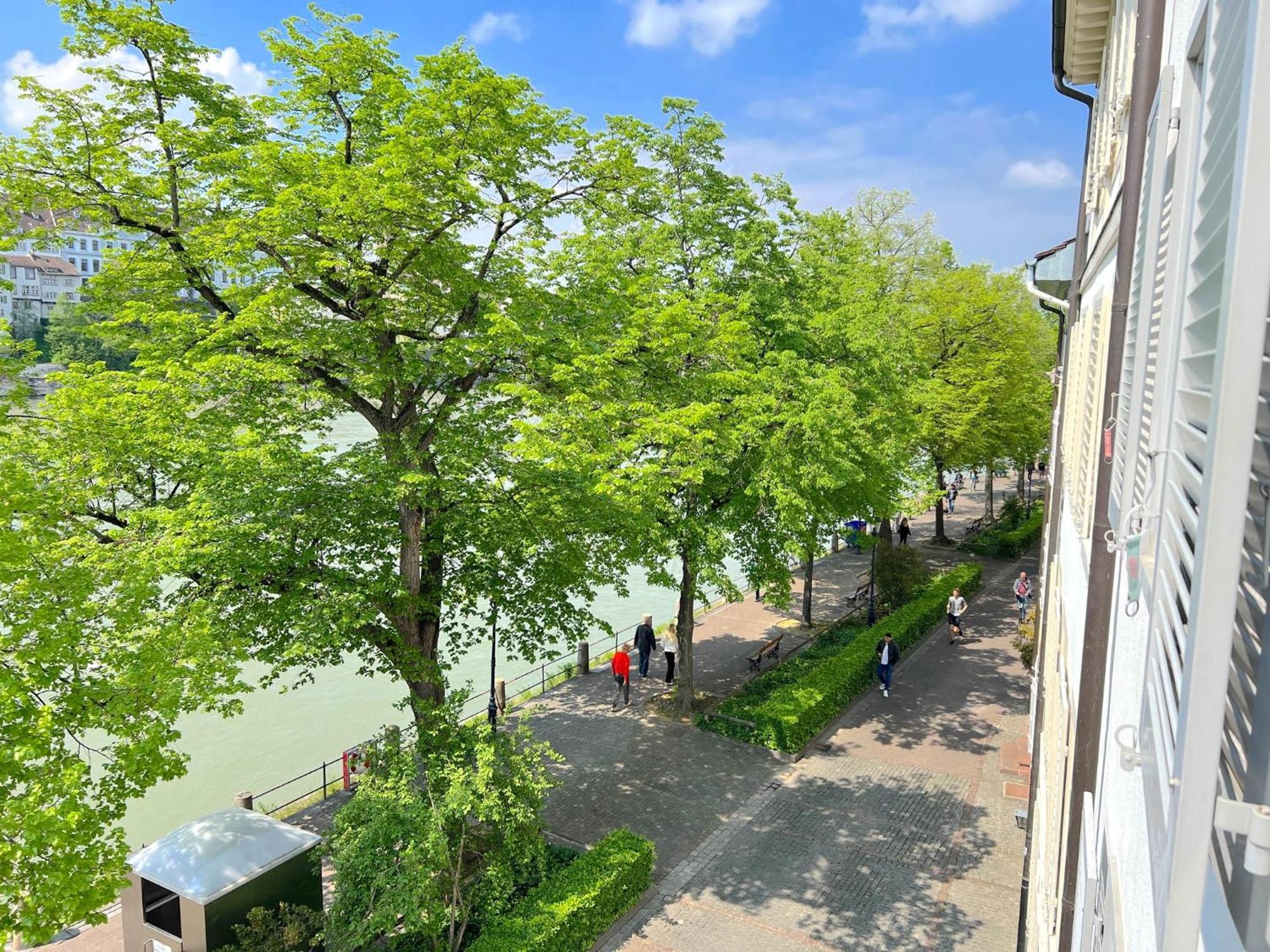 Riverside Basel Bagian luar foto
